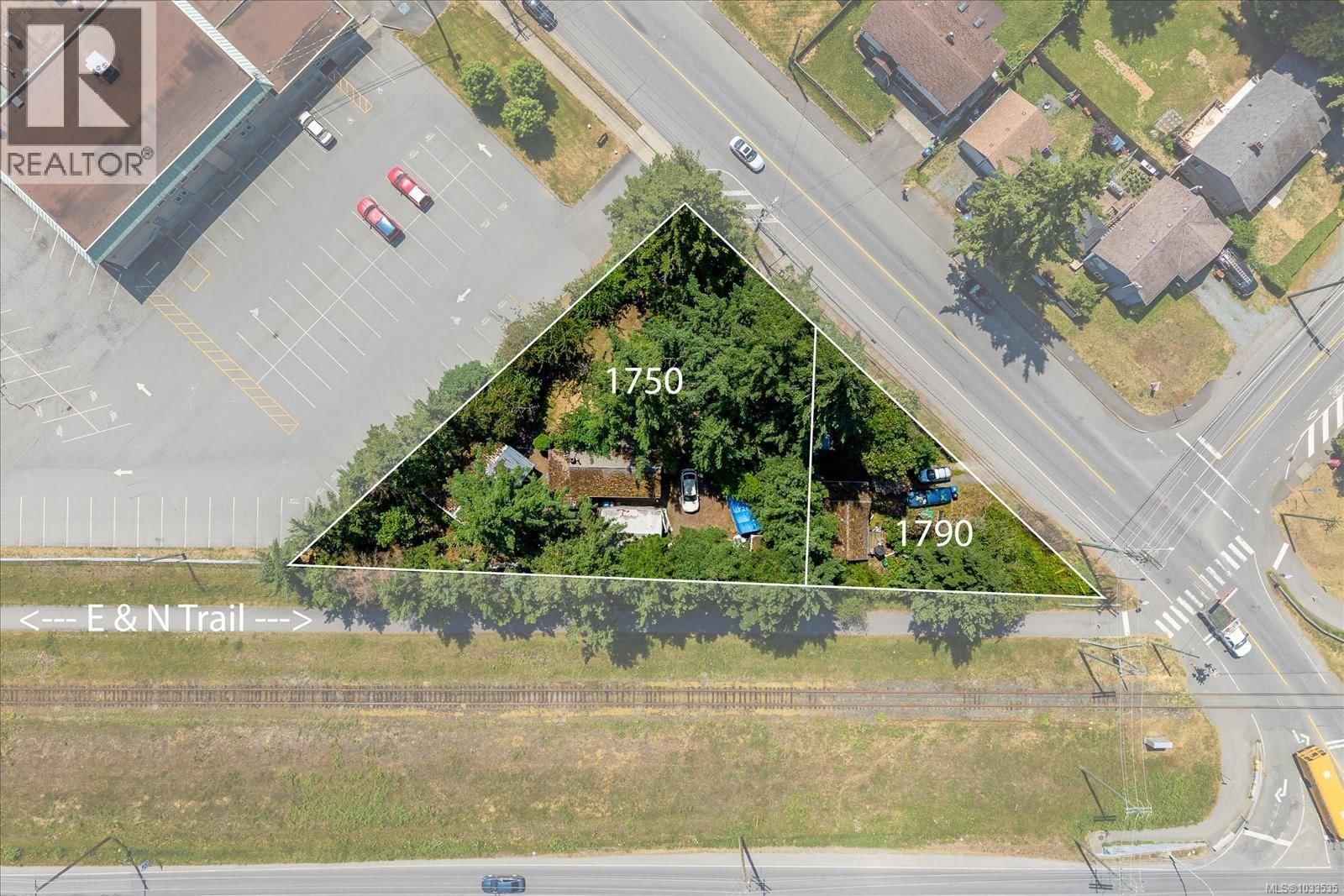 1790 Waddington Road property photo