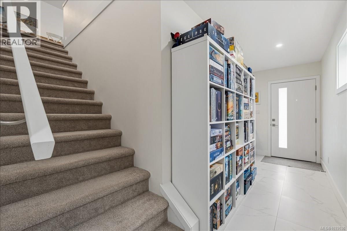 370 Avaani Way property photo