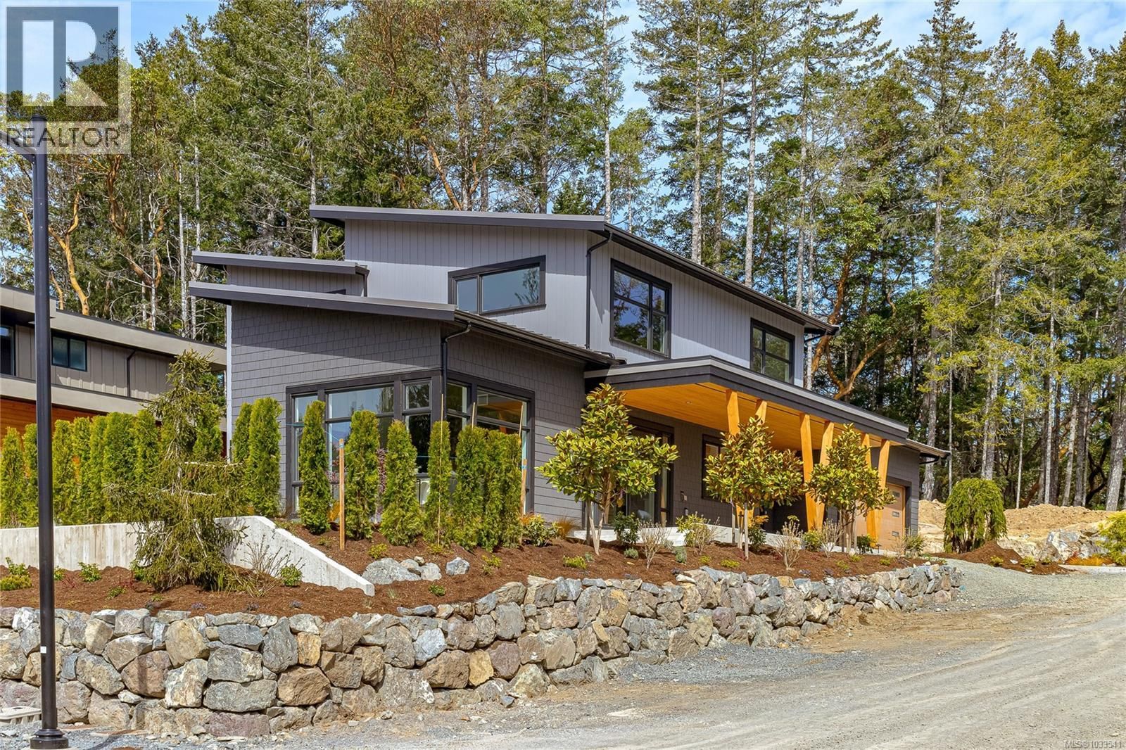 656 Medalist Avenue property photo