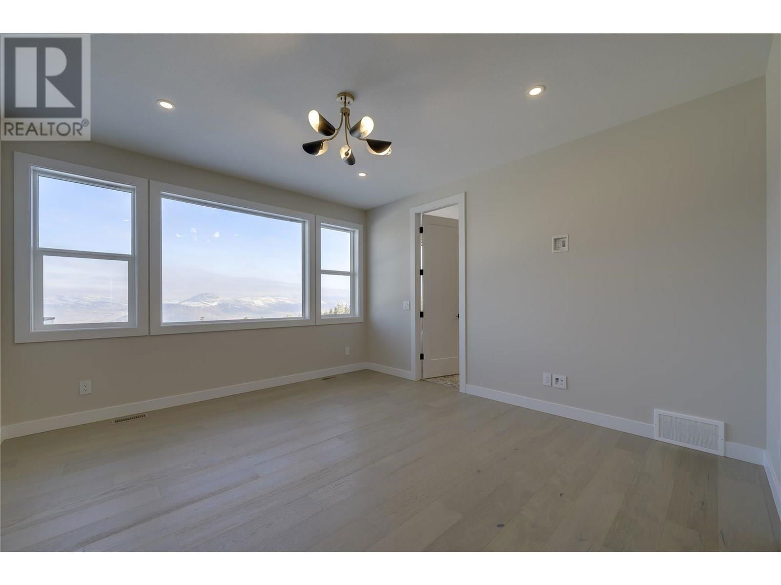 2138 LINFIELD DRIVE Image 17