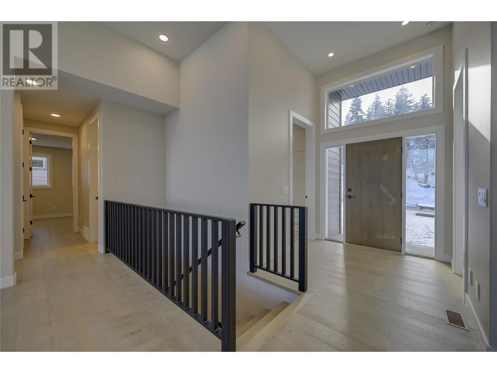 2138 LINFIELD DRIVE Image 2