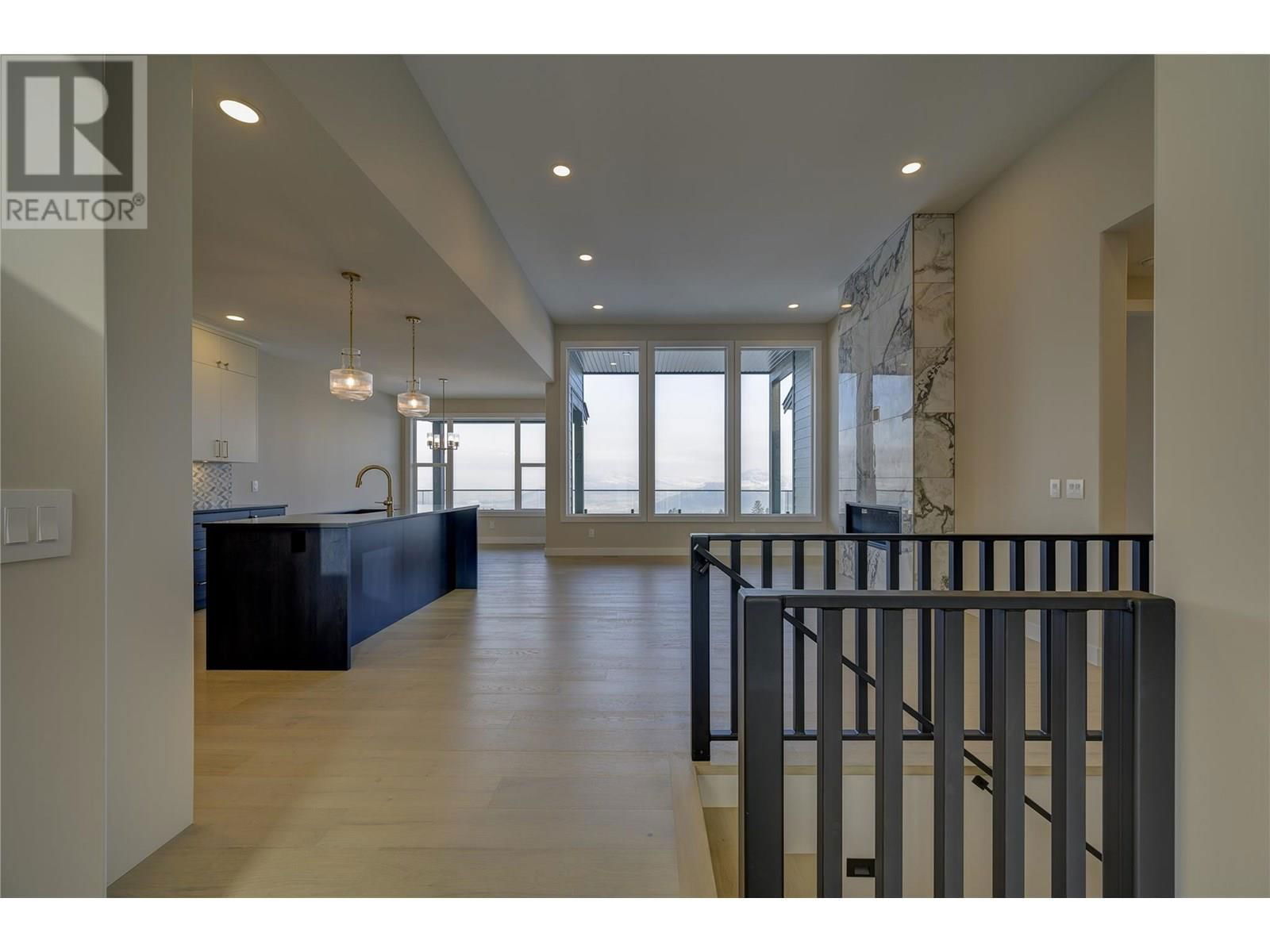 2138 LINFIELD DRIVE Image 3