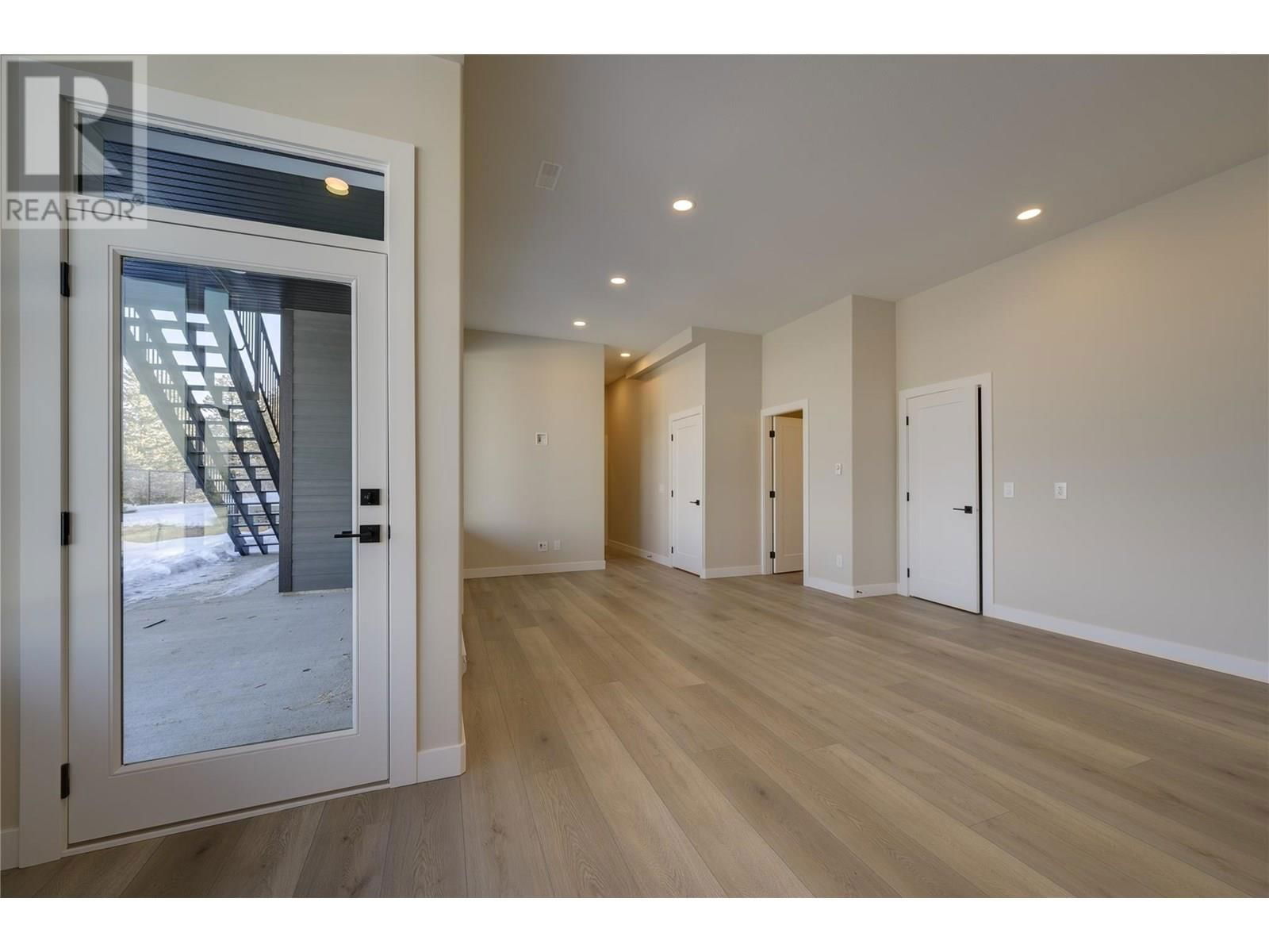 2138 LINFIELD DRIVE Image 39
