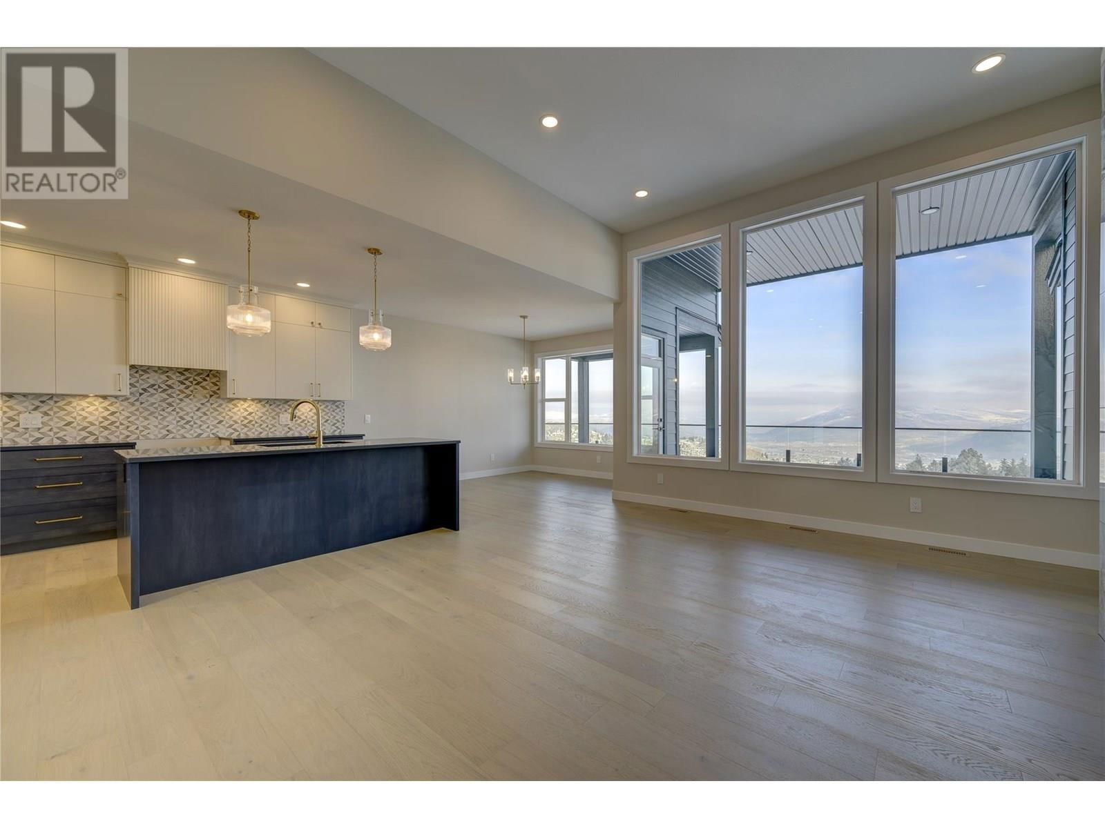 2138 LINFIELD DRIVE Image 6