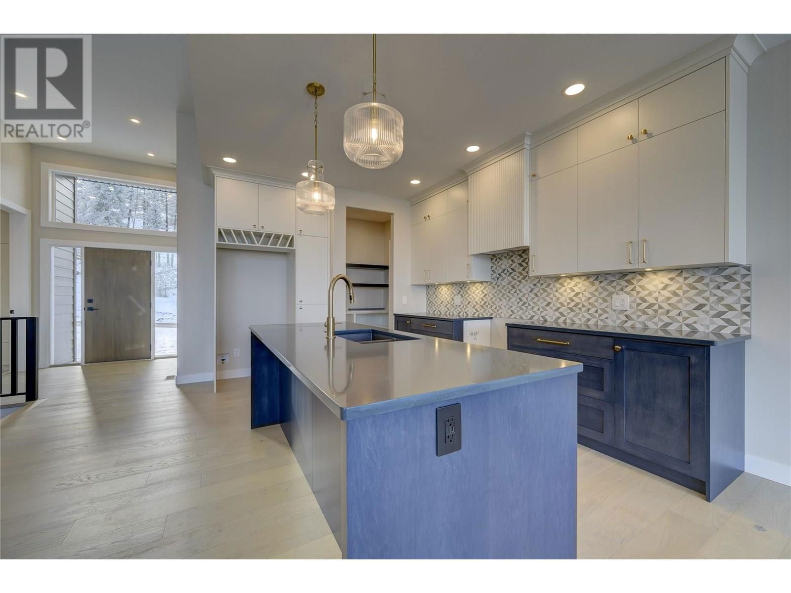 2138 LINFIELD DRIVE Image 8