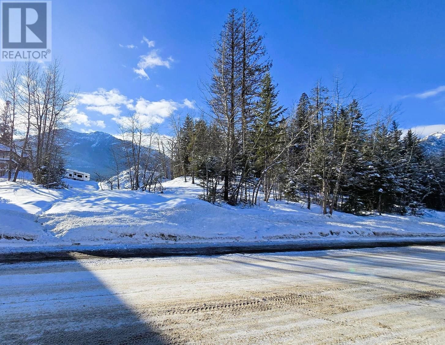 53 CARIBOO Drive, Elkford, British Columbia V0B 1H0