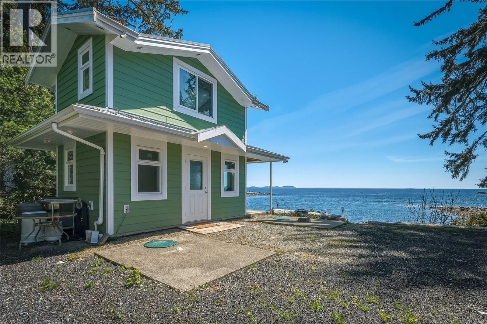 1006 Seventh Avenue, Ucluelet, British Columbia V0R 3A0