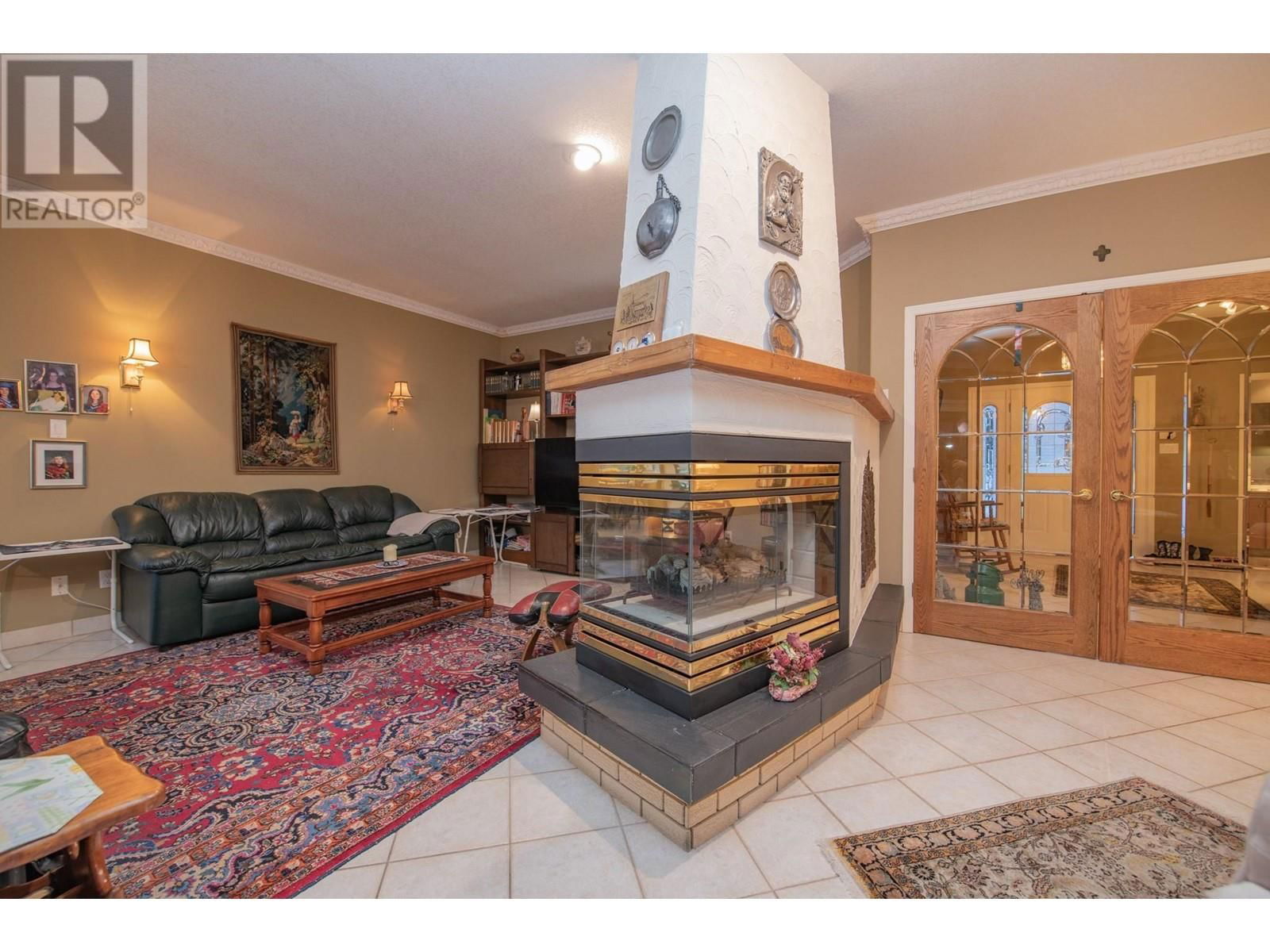 6 9196 TRONSON ROAD Image 12