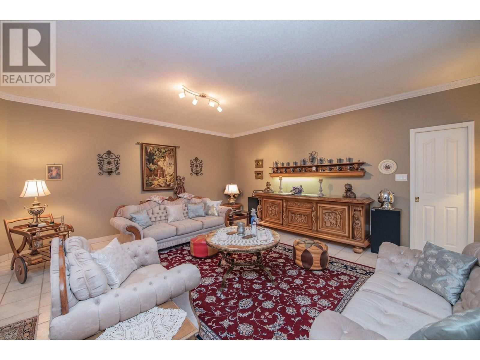6 9196 TRONSON ROAD Image 14