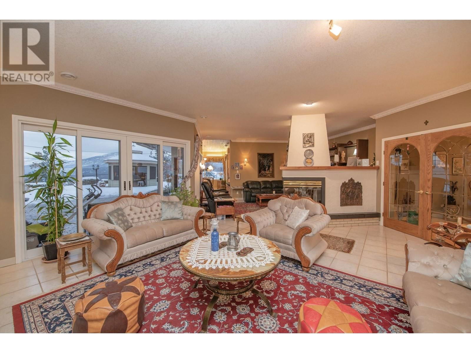 6 9196 TRONSON ROAD Image 16