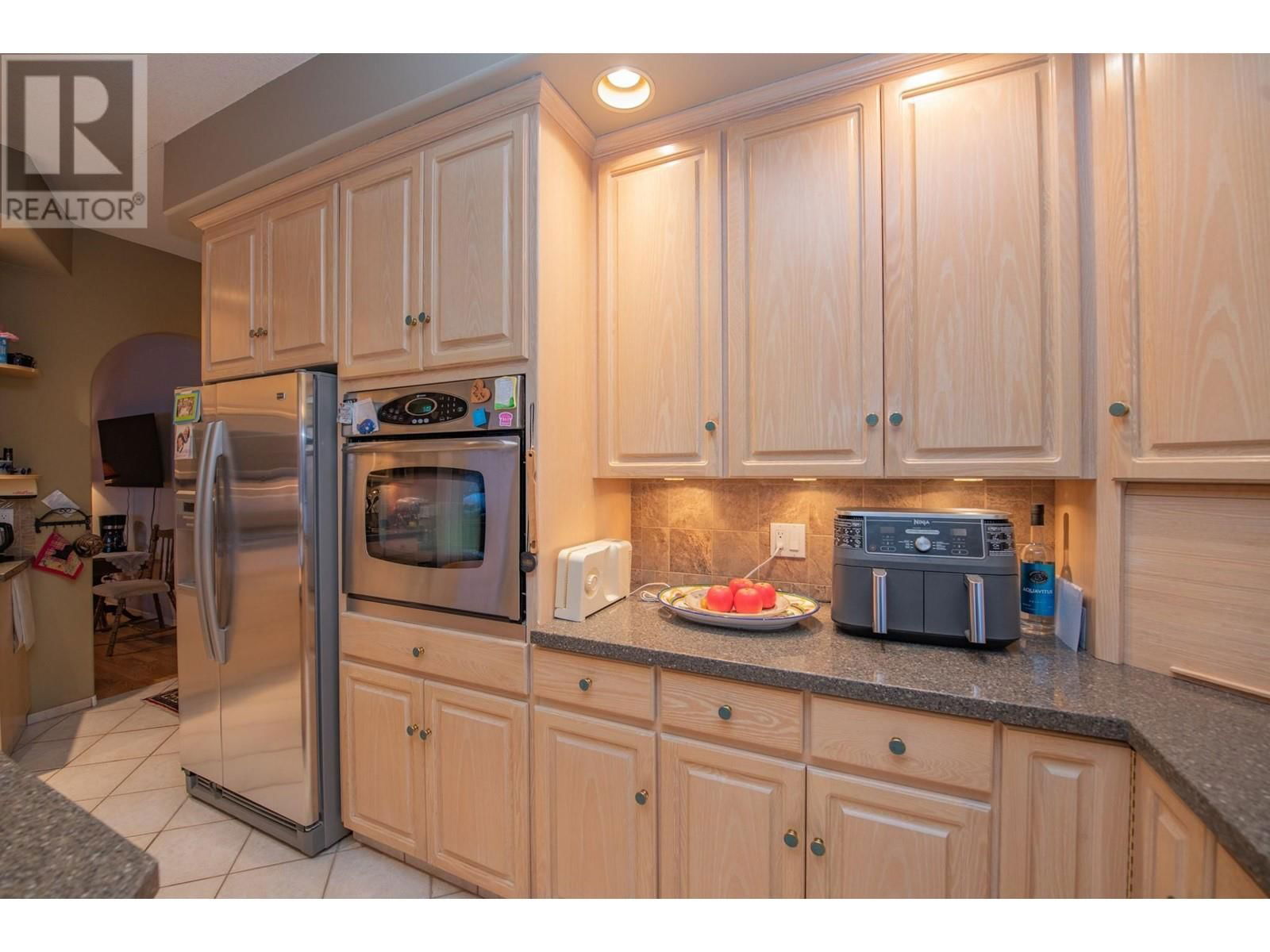 6 9196 TRONSON ROAD Image 24