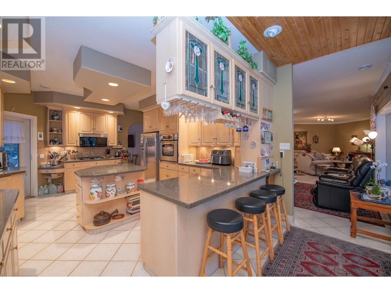 6 9196 TRONSON ROAD Image 28