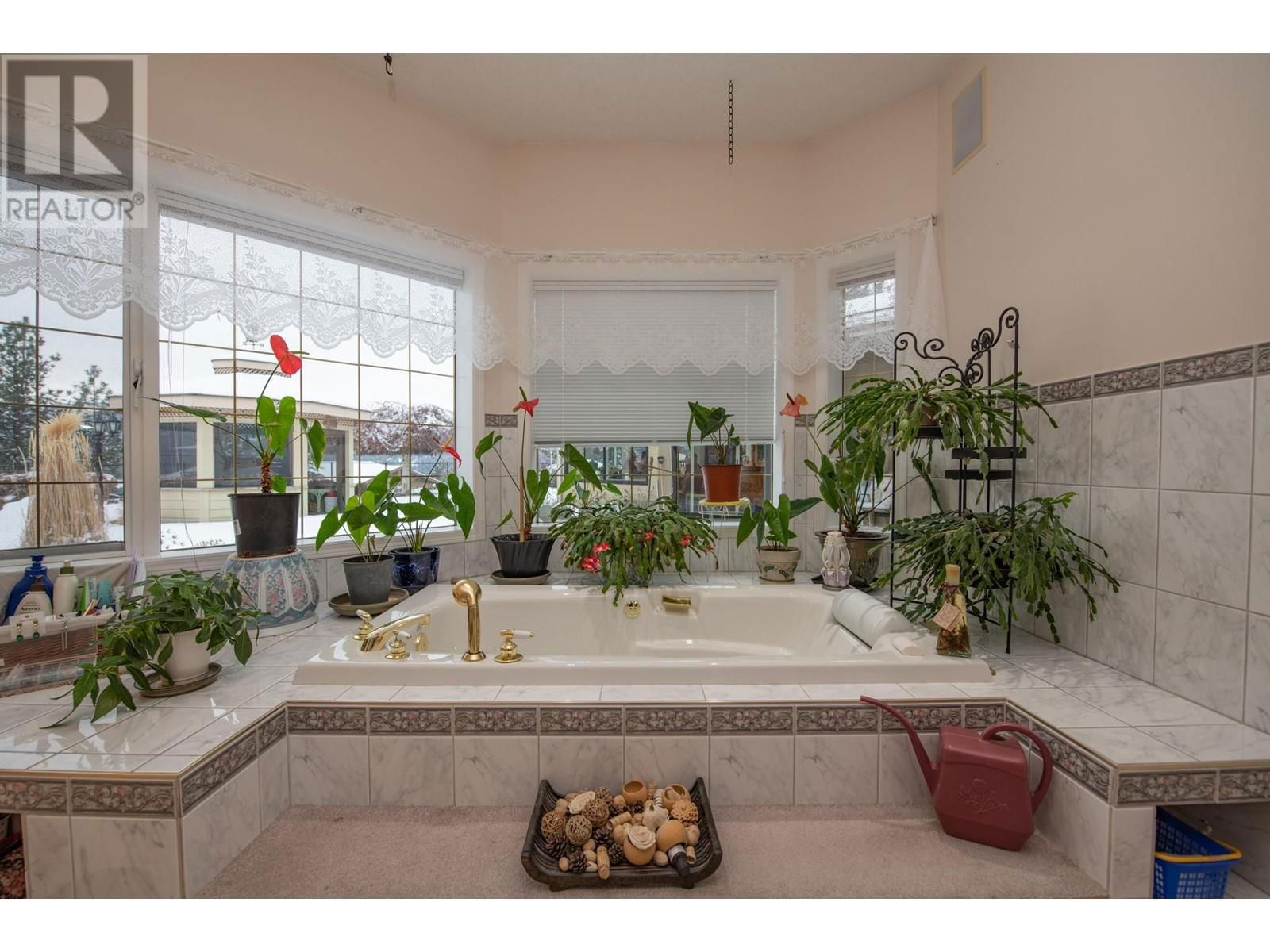 6 9196 TRONSON ROAD Image 35