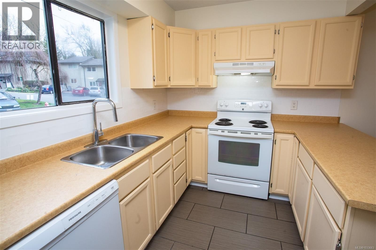 32 3025 Cowichan Lake Road property photo