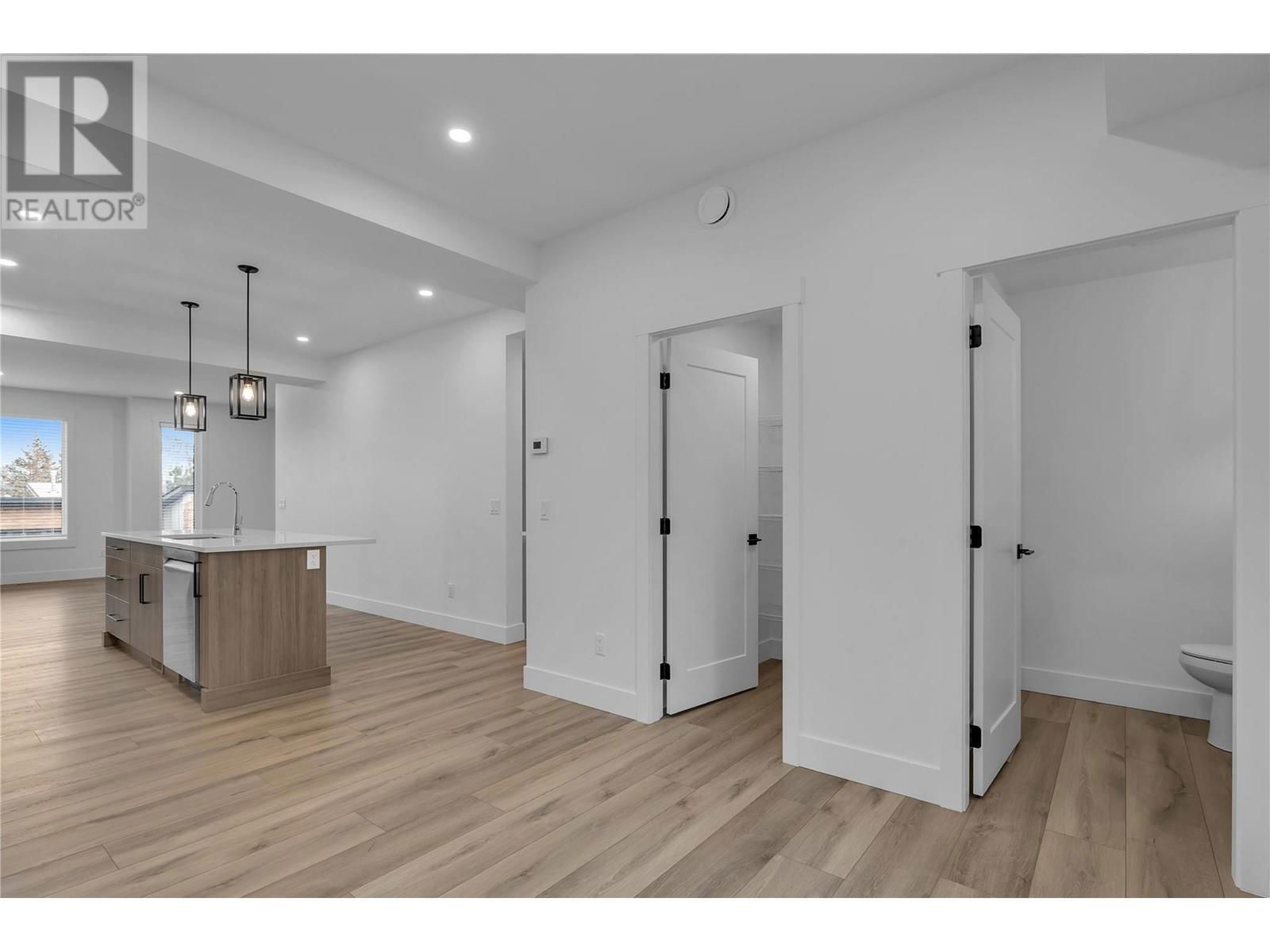 17 - 2835 CANYON CREST DRIVE Image 10