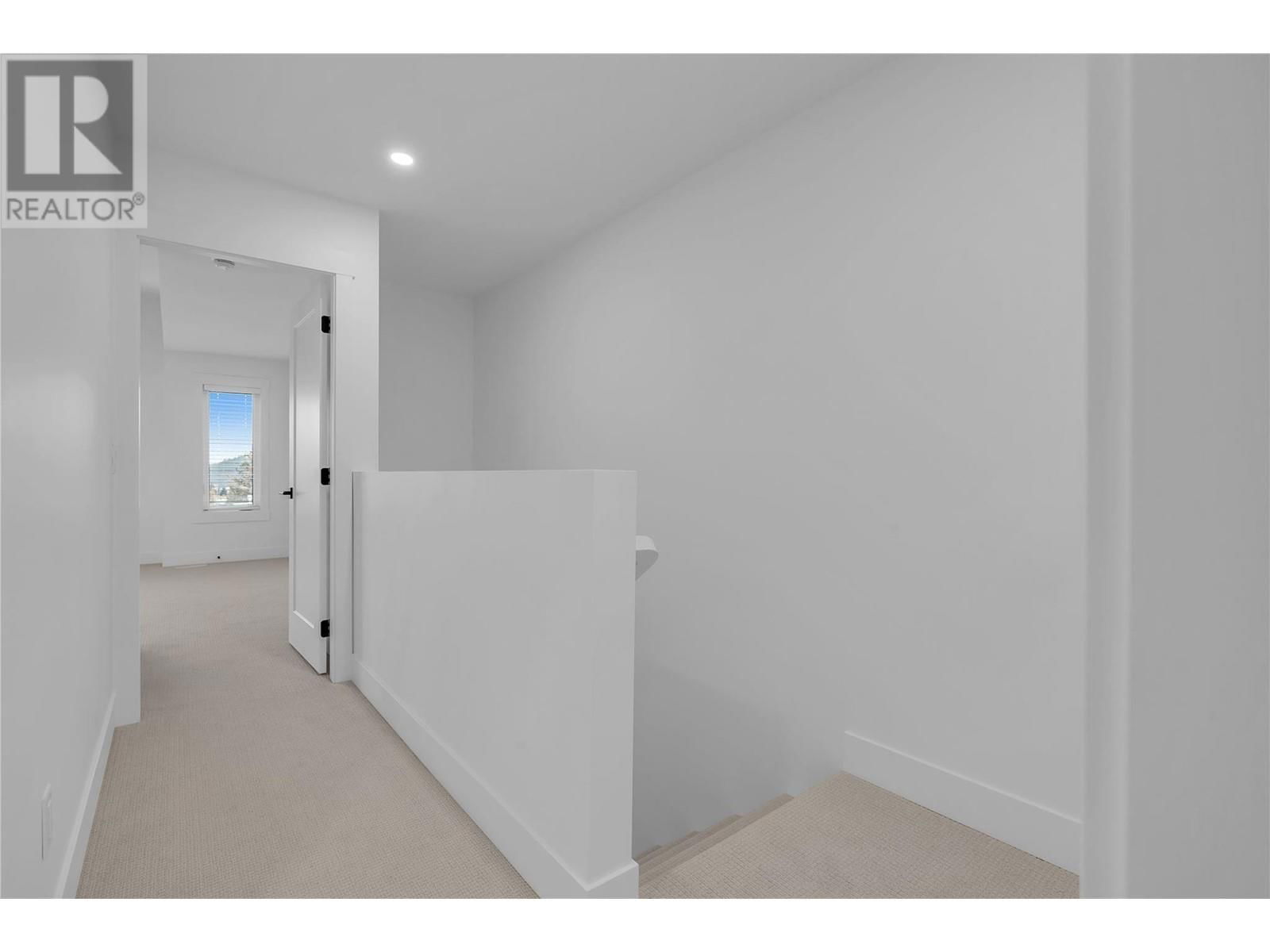 17 - 2835 CANYON CREST DRIVE Image 16