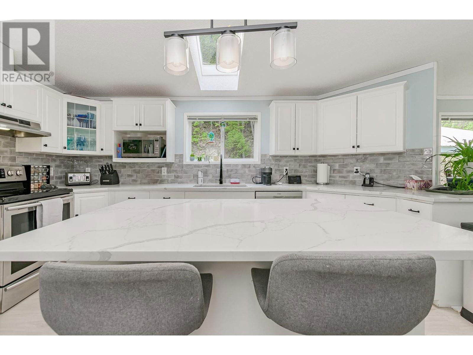 725 ABBINGTON LANE Image 10