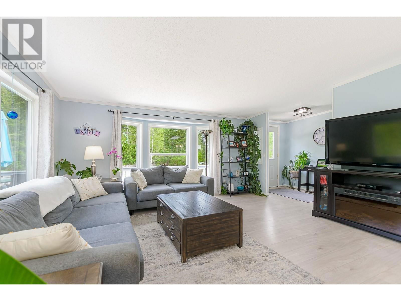 725 ABBINGTON LANE Image 3