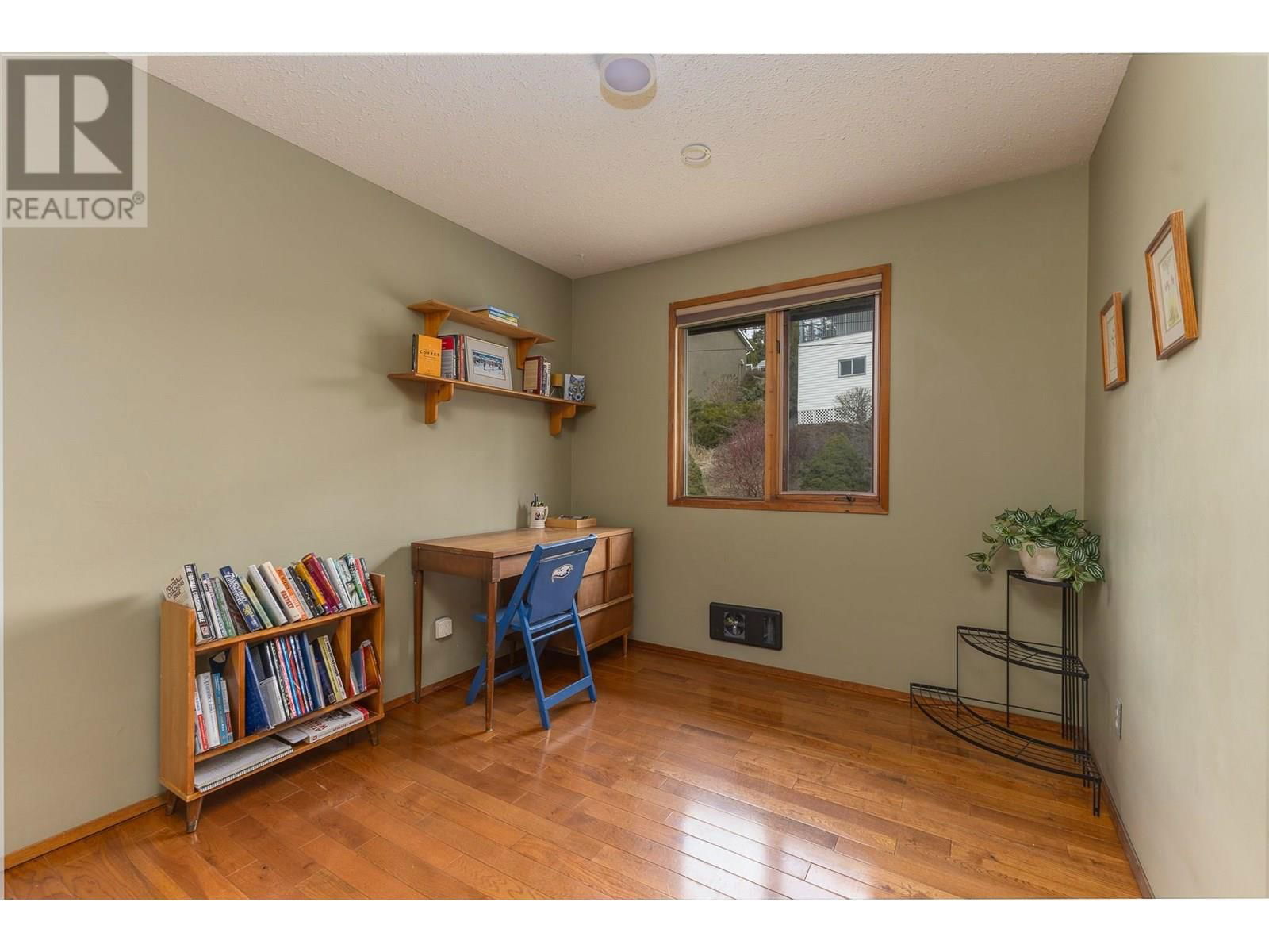4750 14 STREET NORTHEAST Image 22