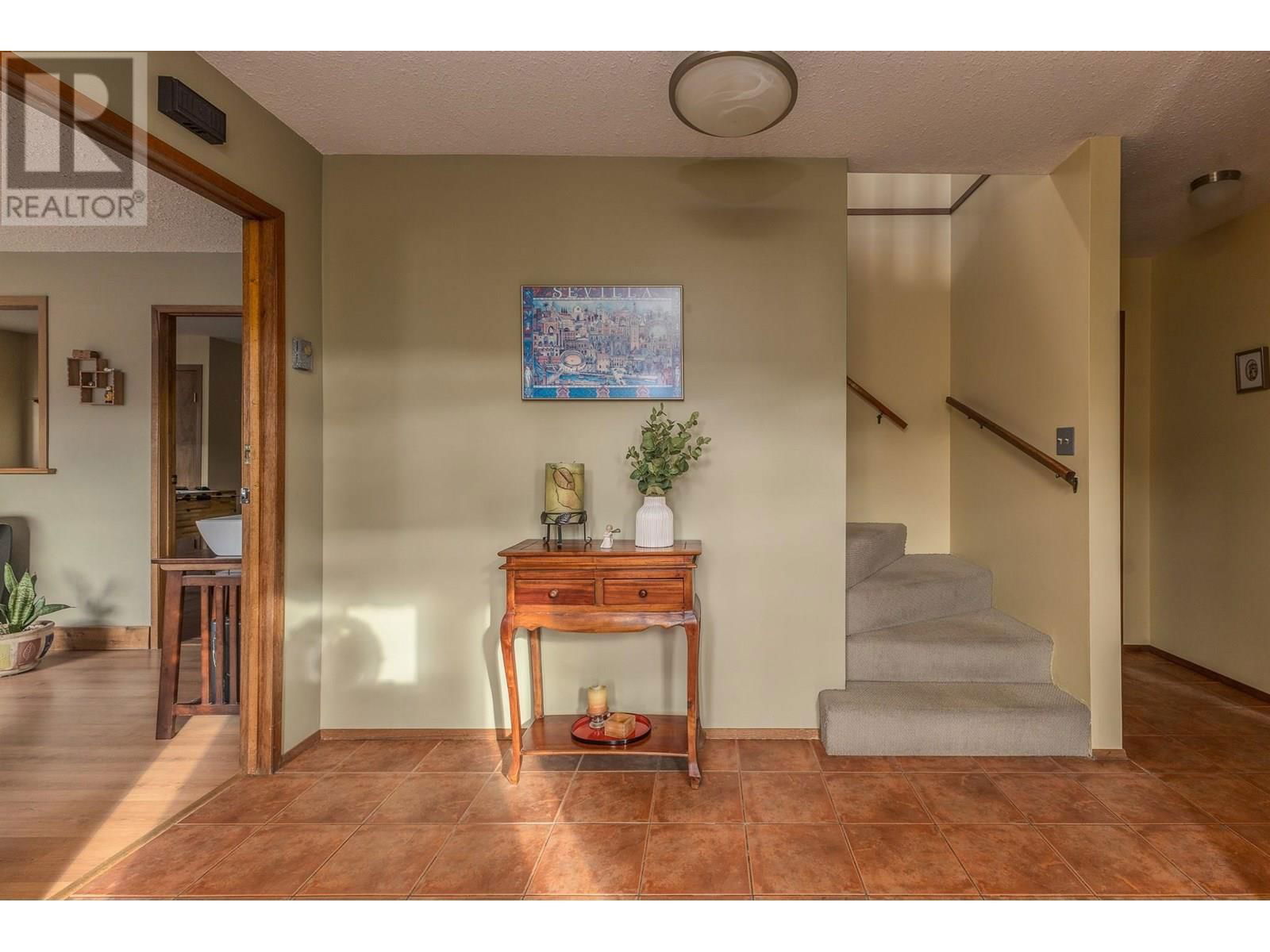 4750 14 STREET NORTHEAST Image 25