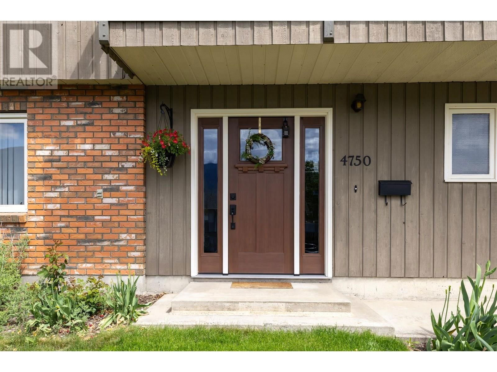 4750 14 STREET NORTHEAST Image 3
