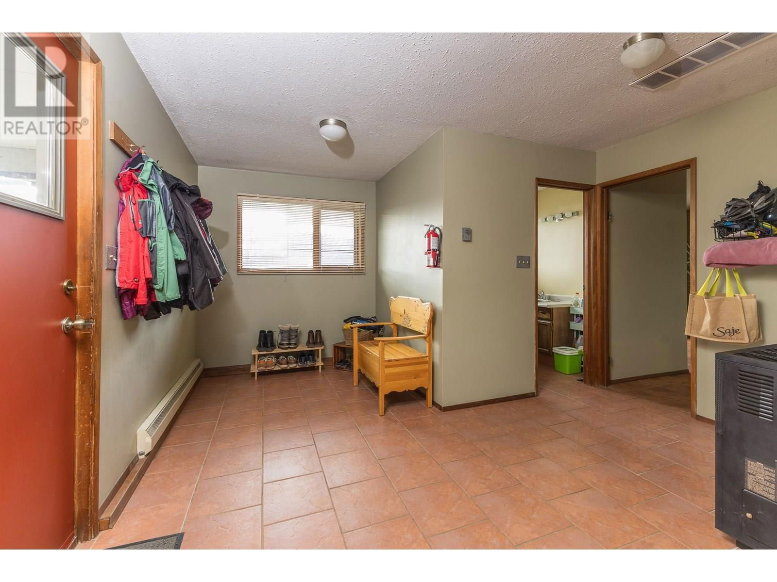 4750 14 STREET NORTHEAST Image 33