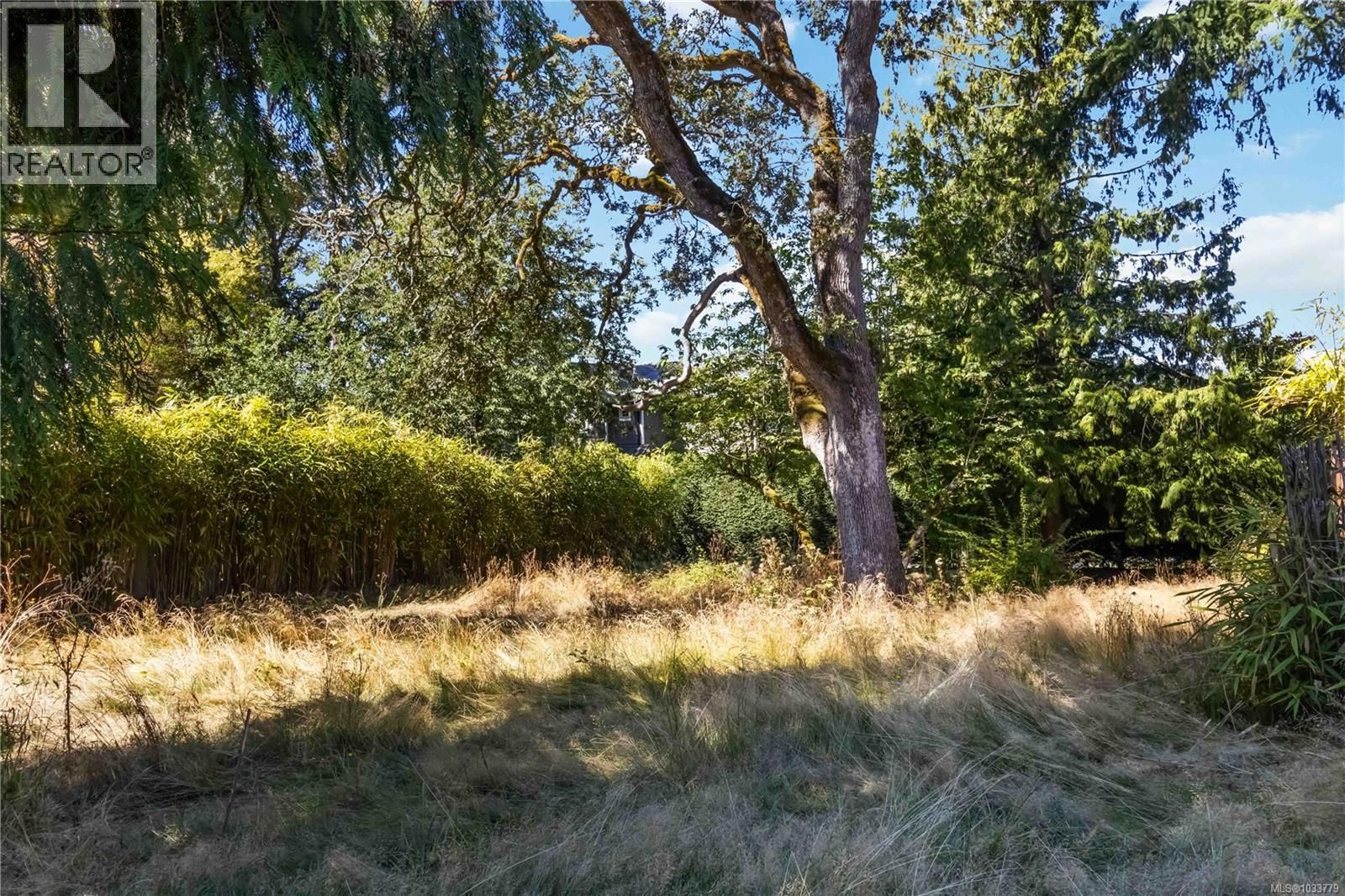 933 Woodhall Drive property photo