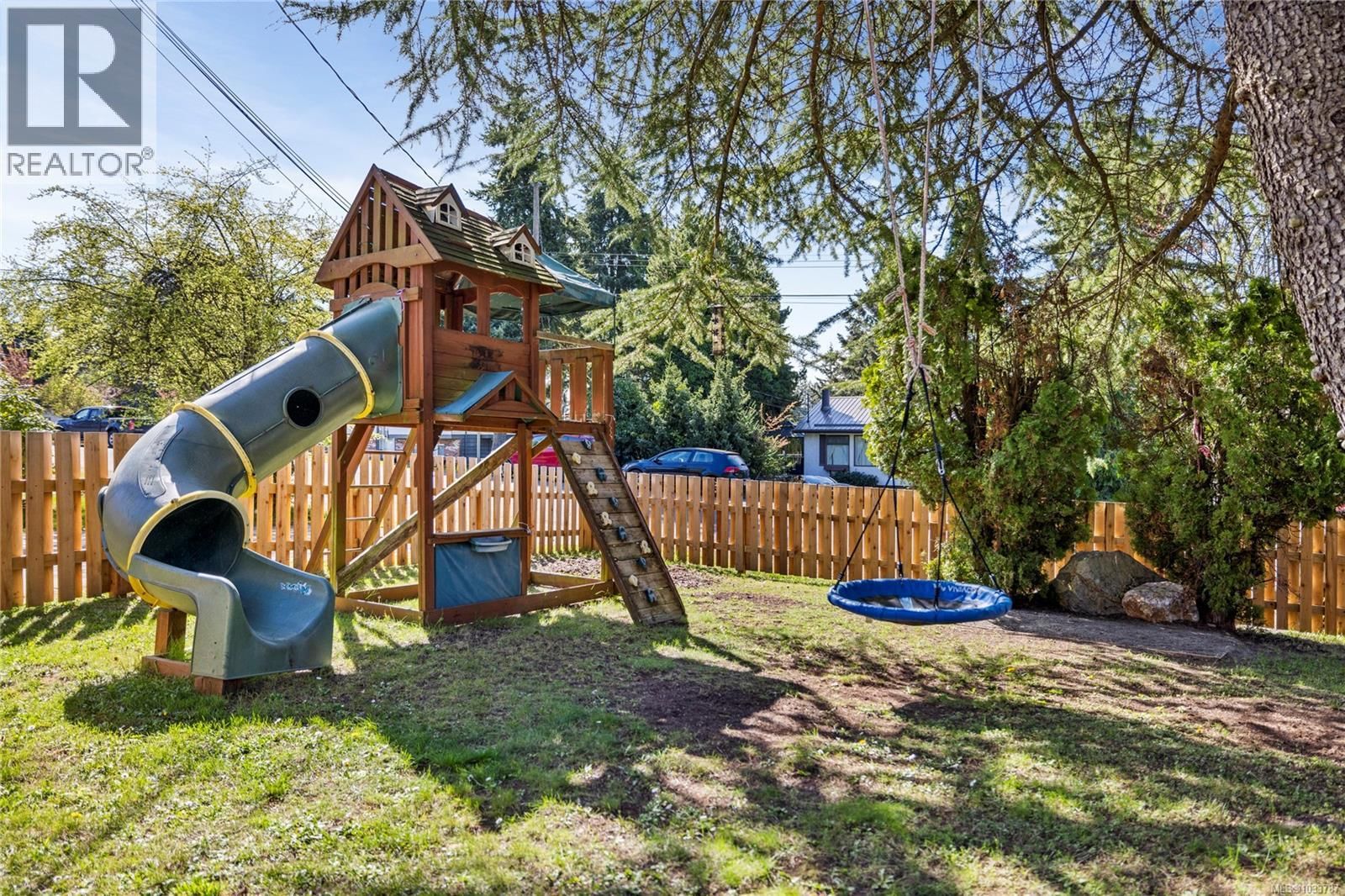 3932 MacIsaac Drive property photo
