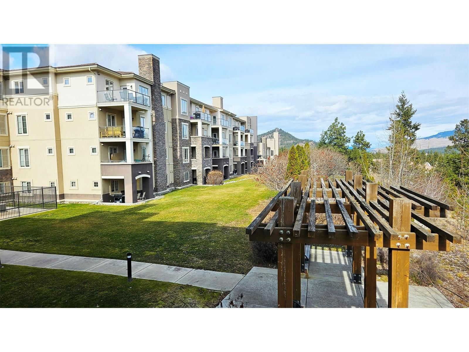 2322 - 1873 COUNTRY CLUB DRIVE Image 15