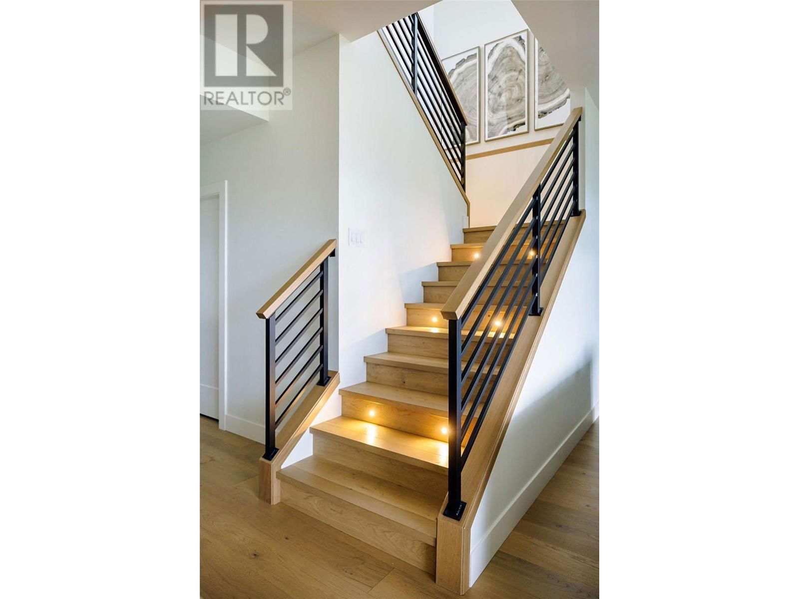 1050 EMSLIE STREET Image 20