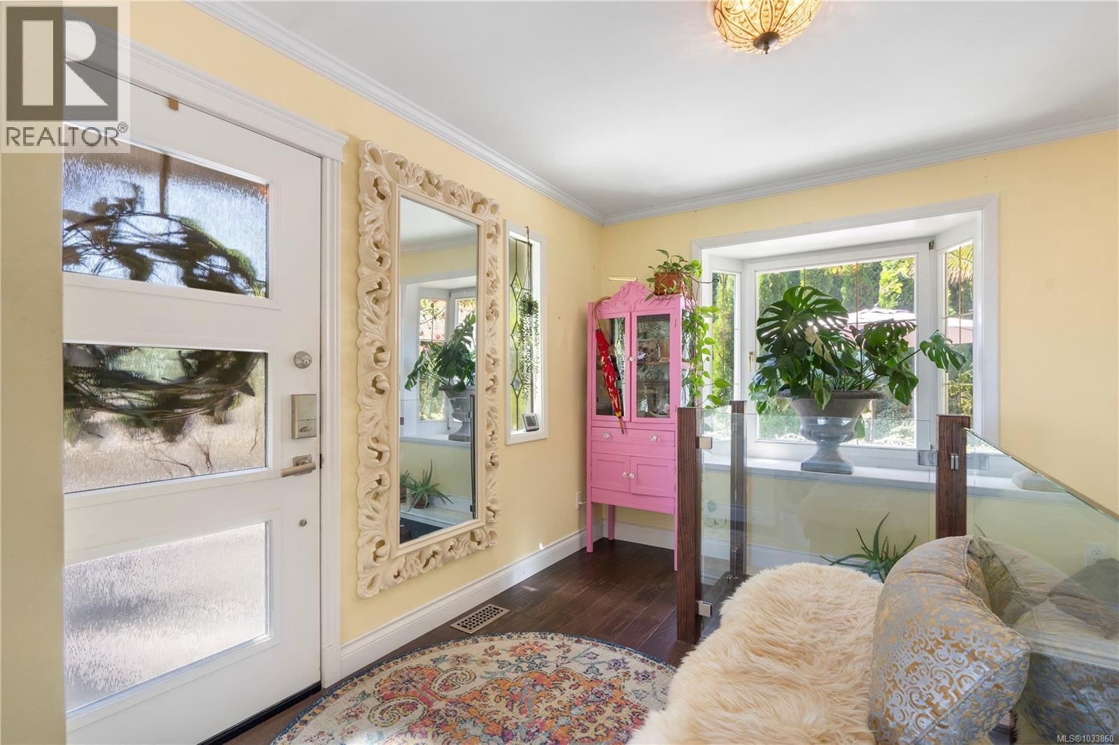 3632 Seaview Crescent property photo