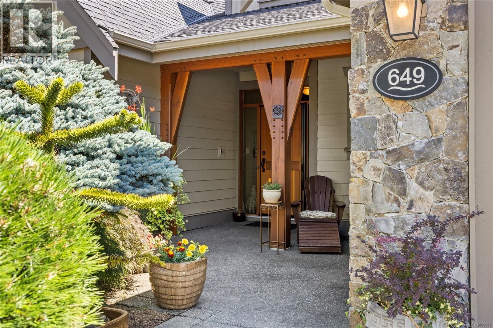 649 Eaglewood Court property photo