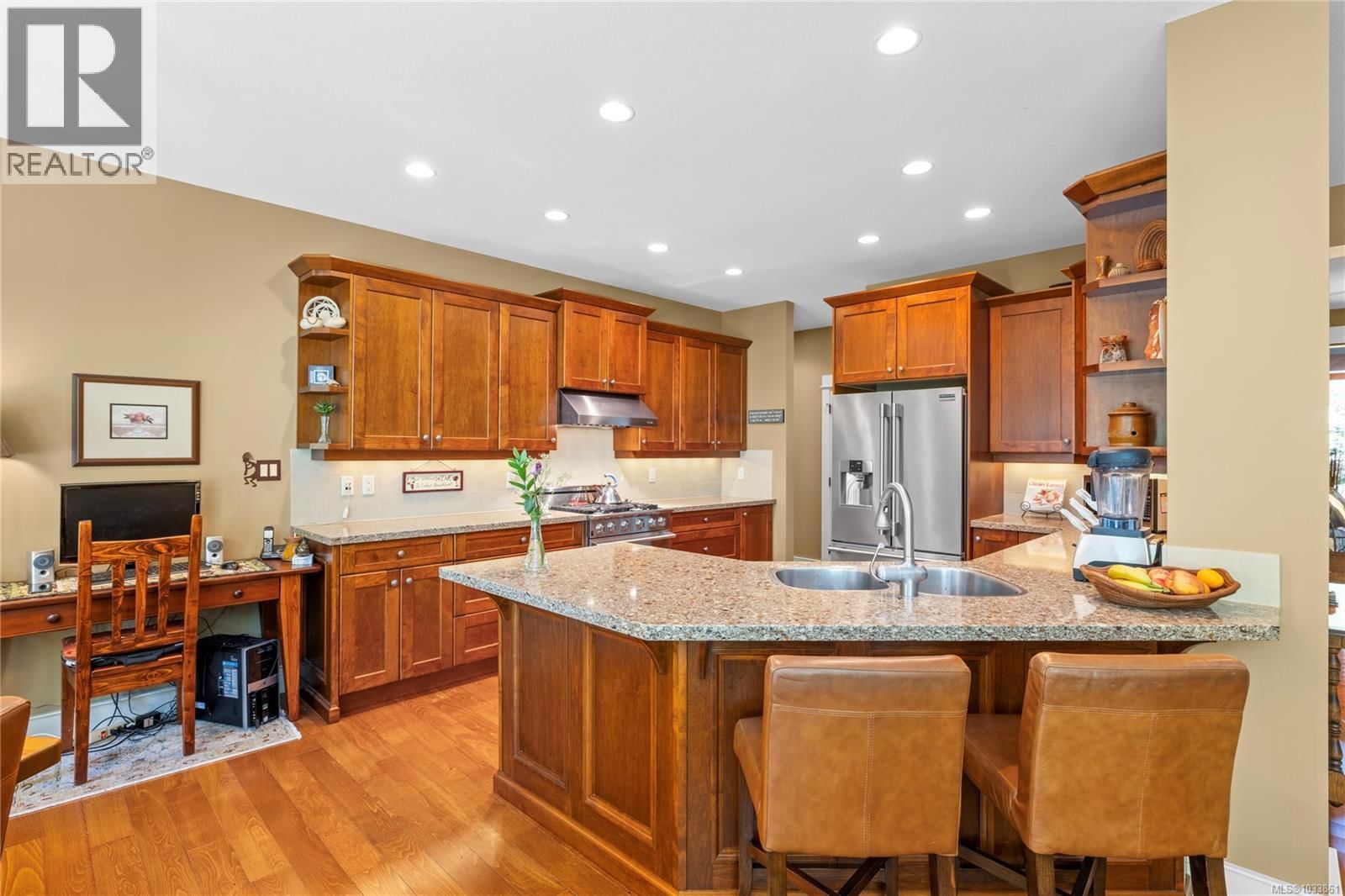 649 Eaglewood Court property photo