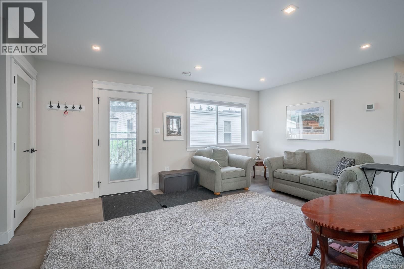 61 6325 Metral Drive property photo