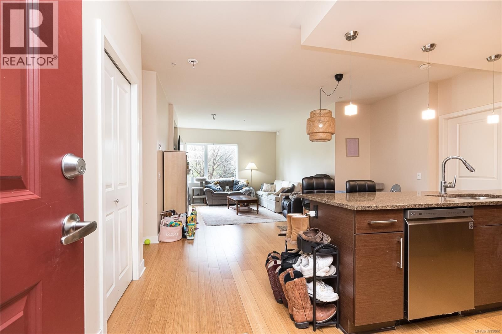 202 4394 West Saanich Road property photo