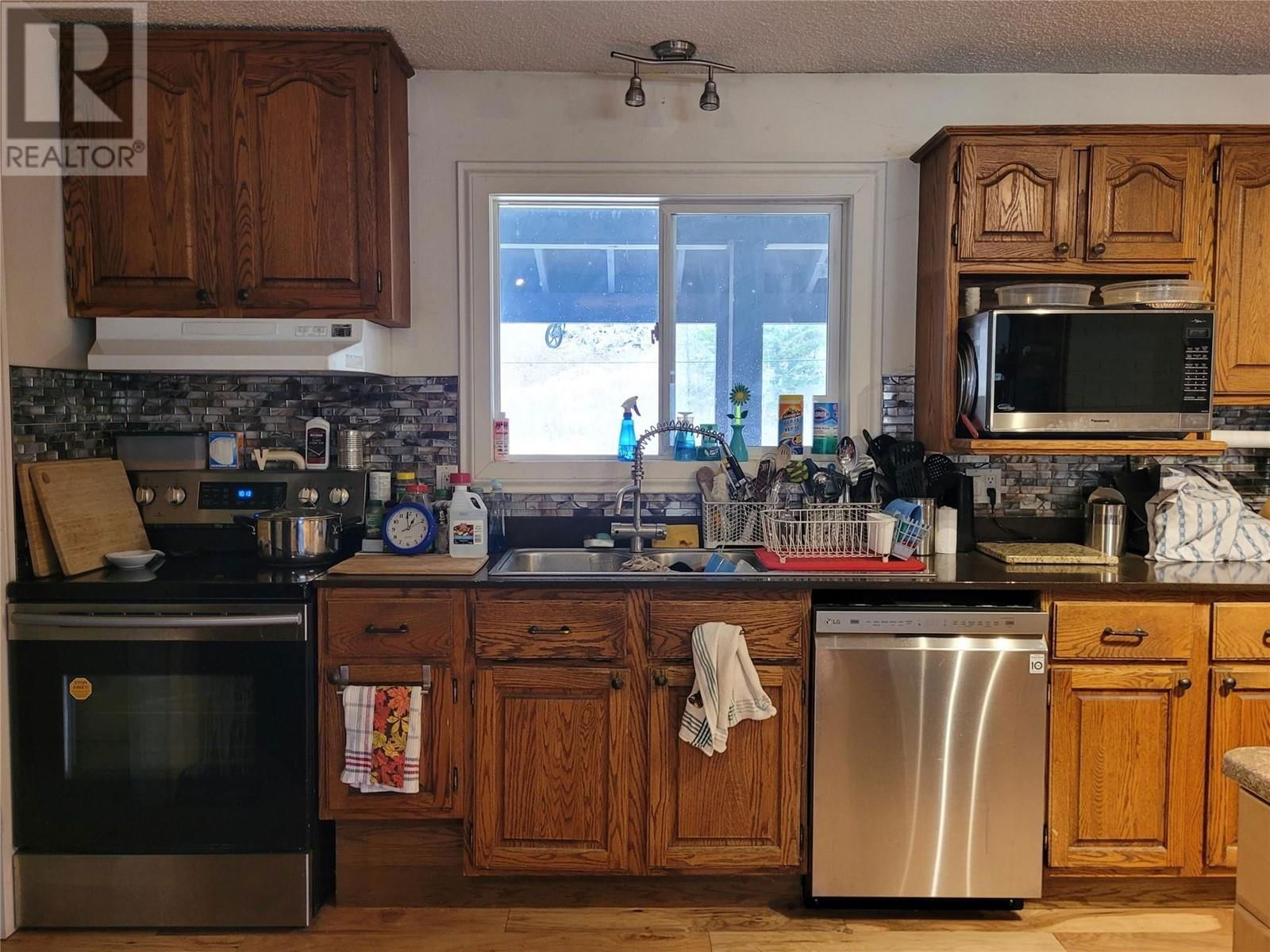 1433 DAVY ROAD Image 11