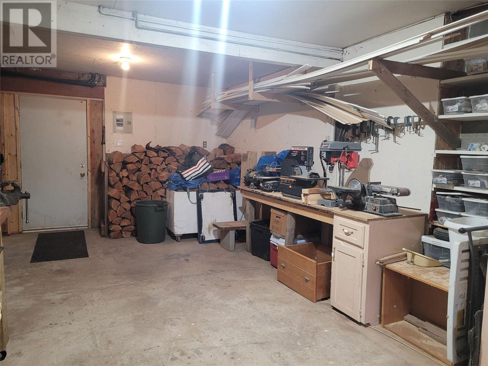 1433 DAVY ROAD Image 44