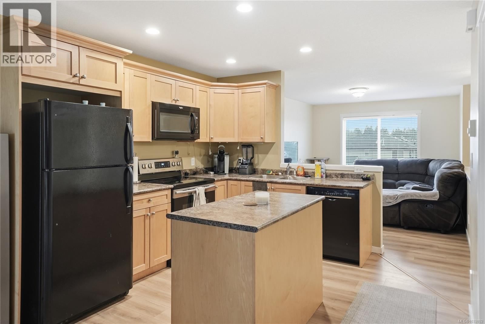 6085 Clayburn Place property photo