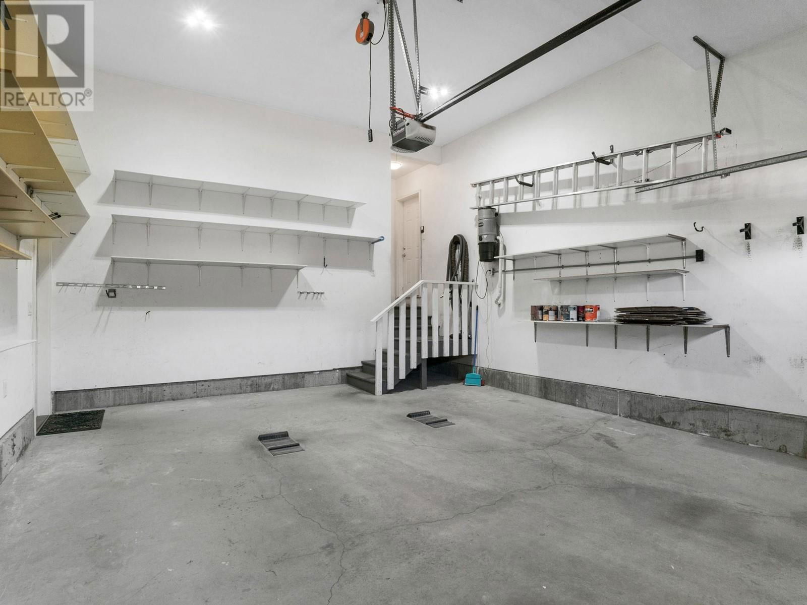 4 - 2051 SUNVIEW DRIVE Image 37