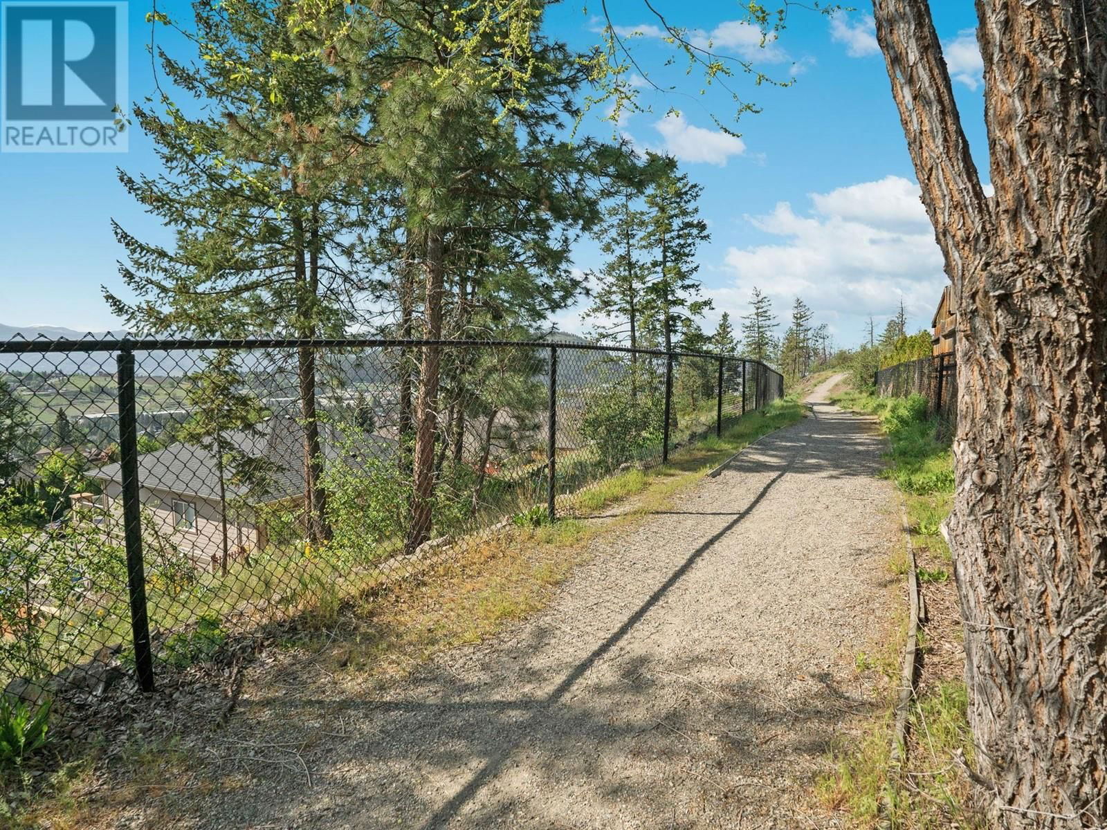 4 - 2051 SUNVIEW DRIVE Image 43