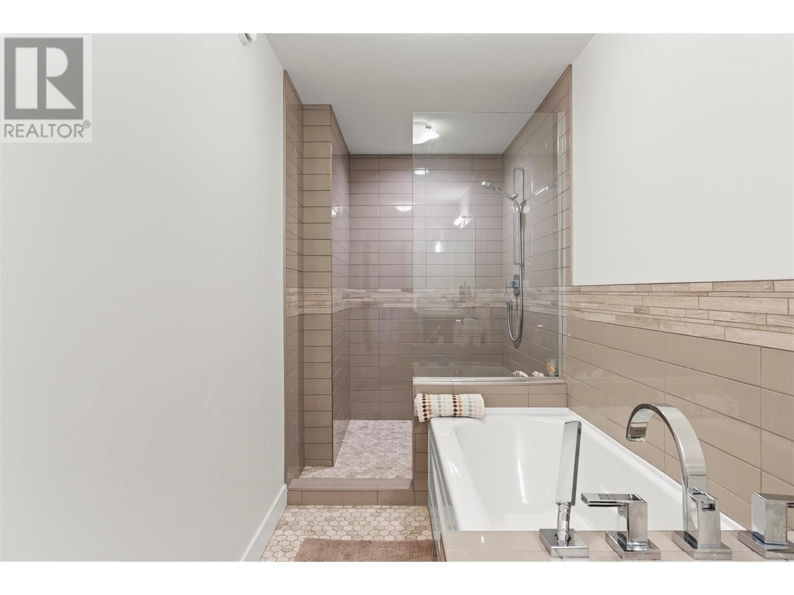 1021 LONGACRE PLACE Image 31