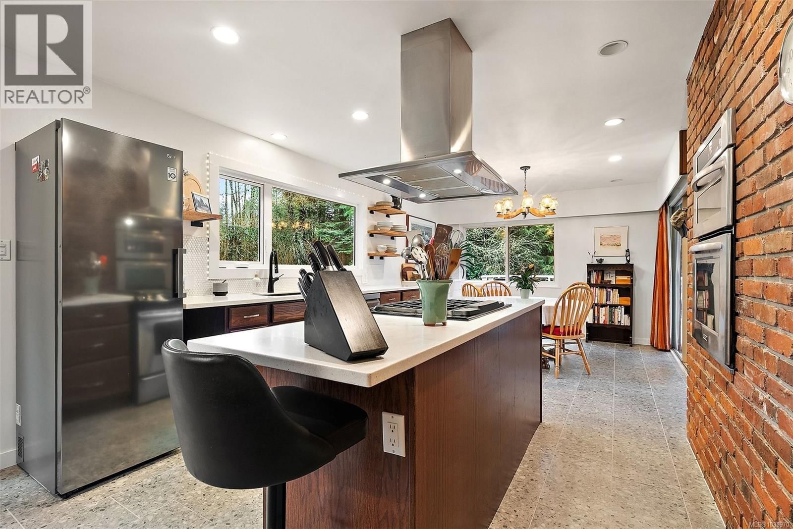 5817 Curry Road property photo