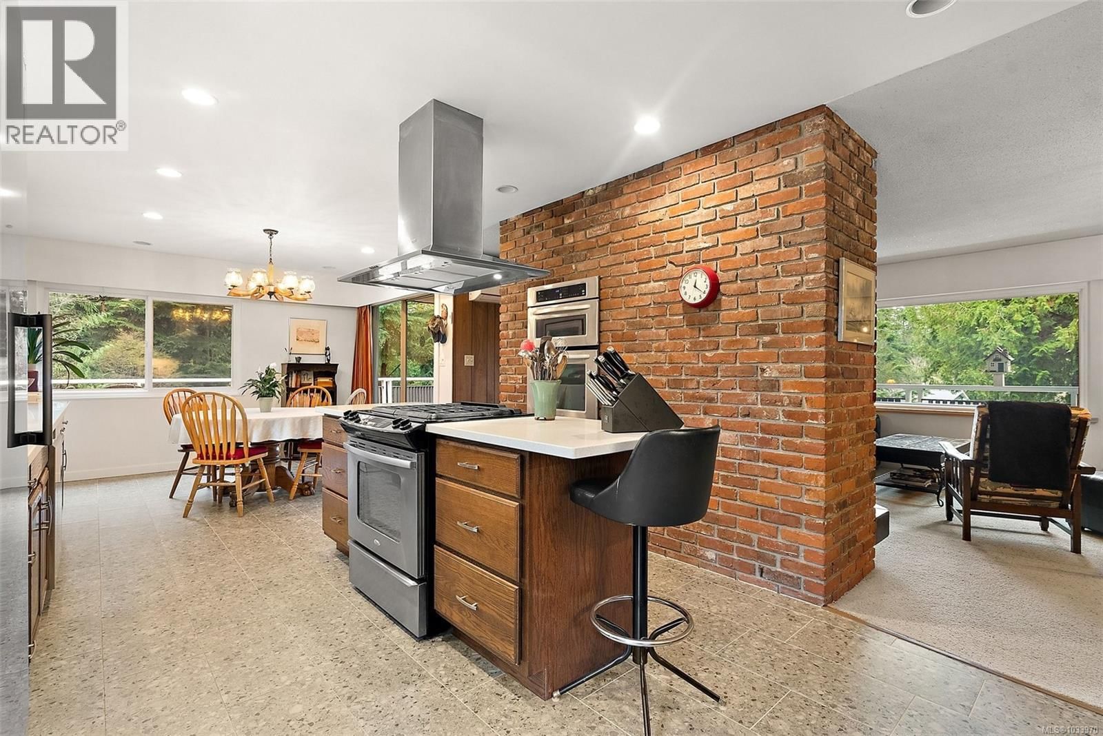 5817 Curry Road property photo
