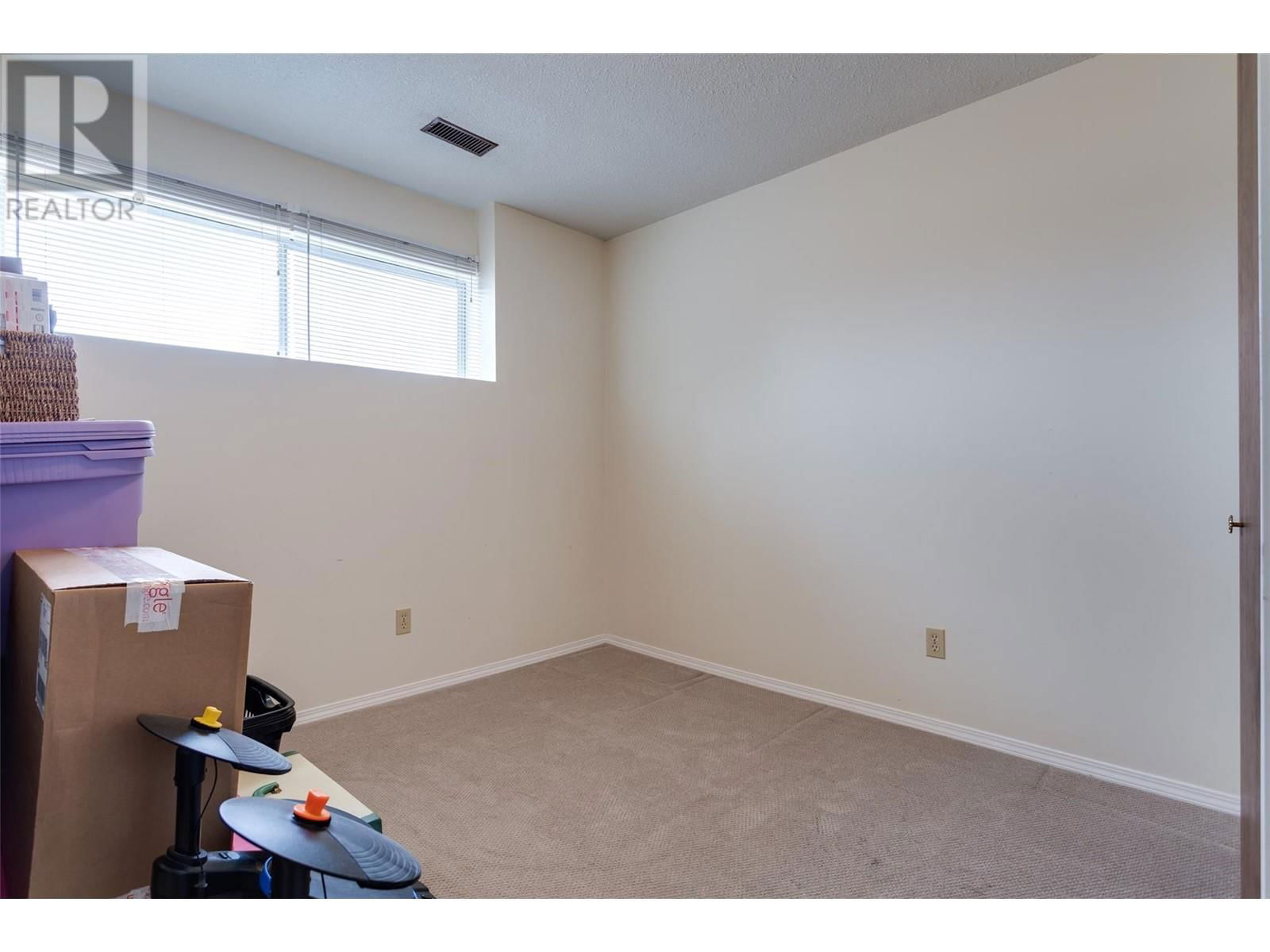 685 QUIGLEY ROAD Image 15