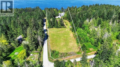 1160 Cappon Lane | Gabriola Island British Columbia | Slide Image Two