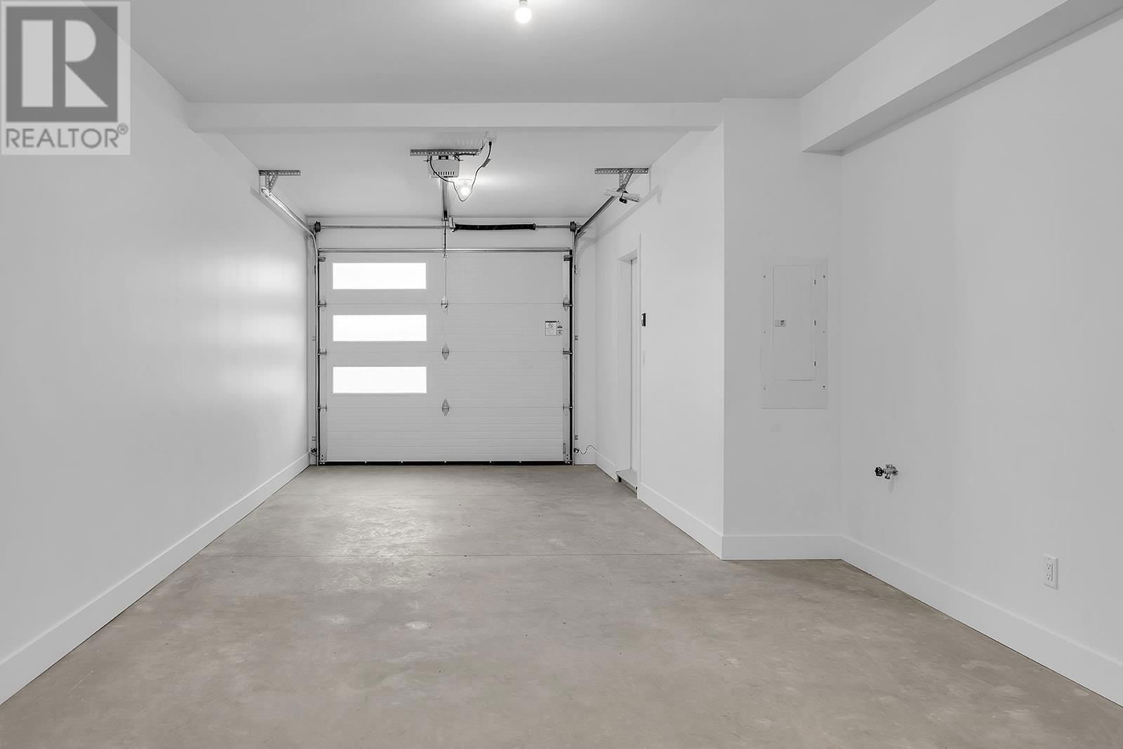 12 - 2835 CANYON CREST DRIVE Image 33
