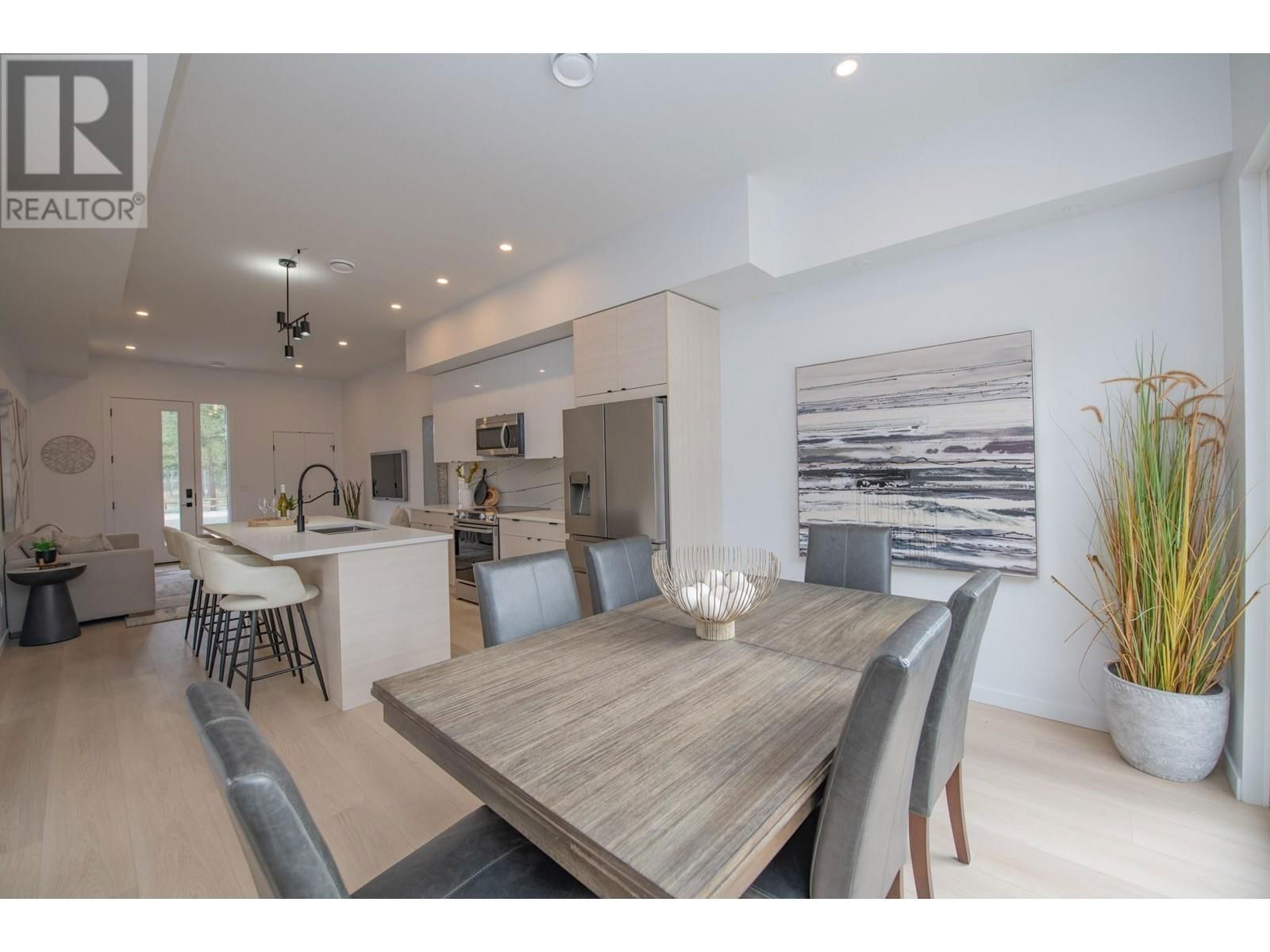 2 - 9188 TRONSON ROAD Image 16