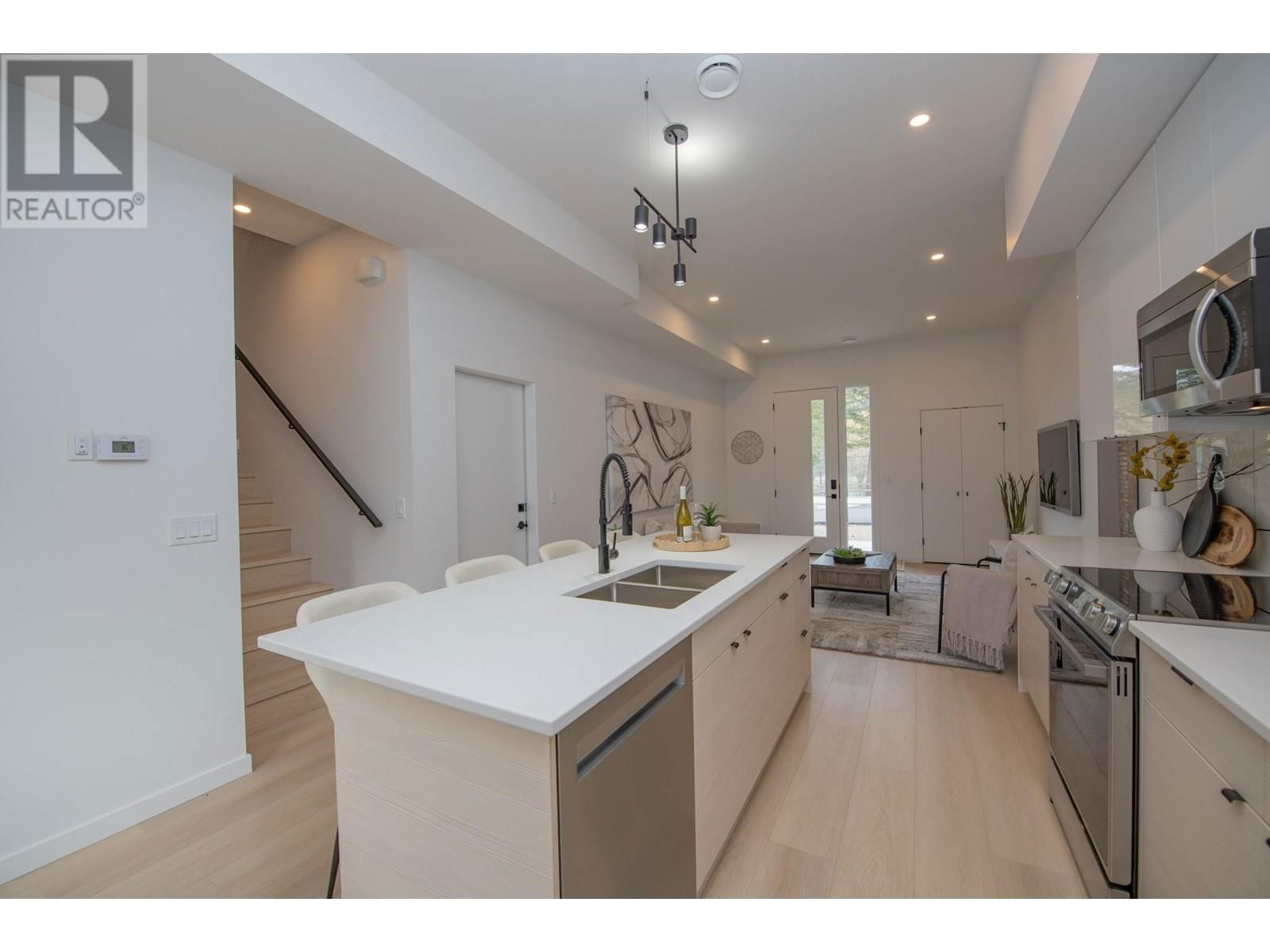 2 - 9188 TRONSON ROAD Image 21