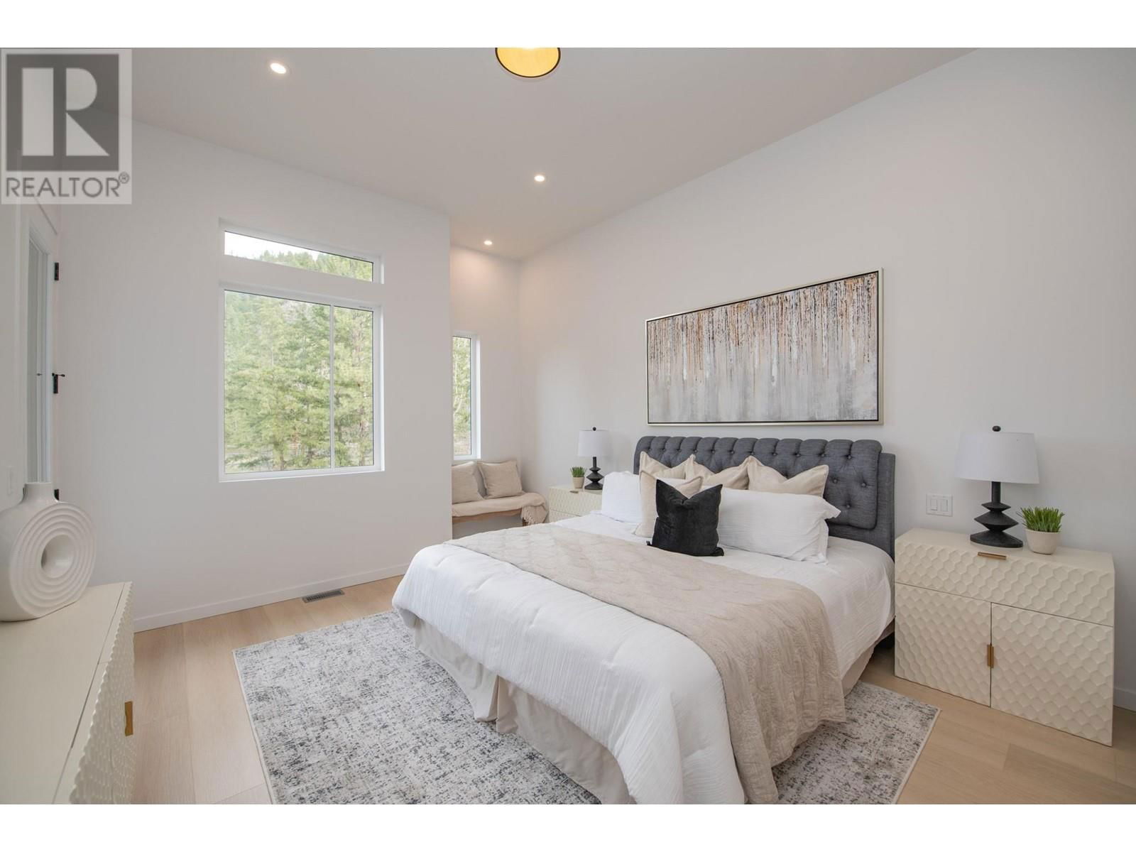 2 - 9188 TRONSON ROAD Image 33
