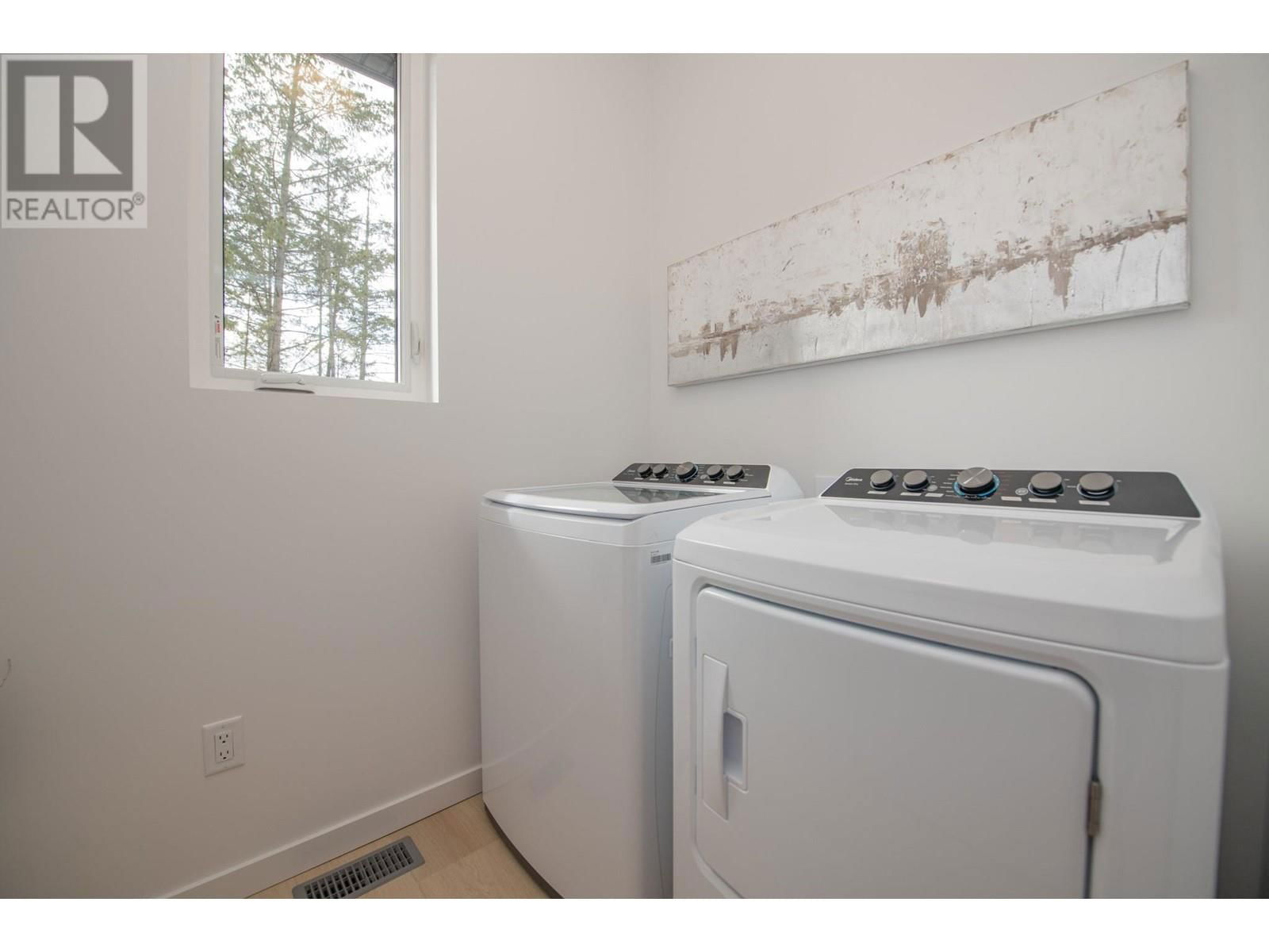 2 - 9188 TRONSON ROAD Image 43